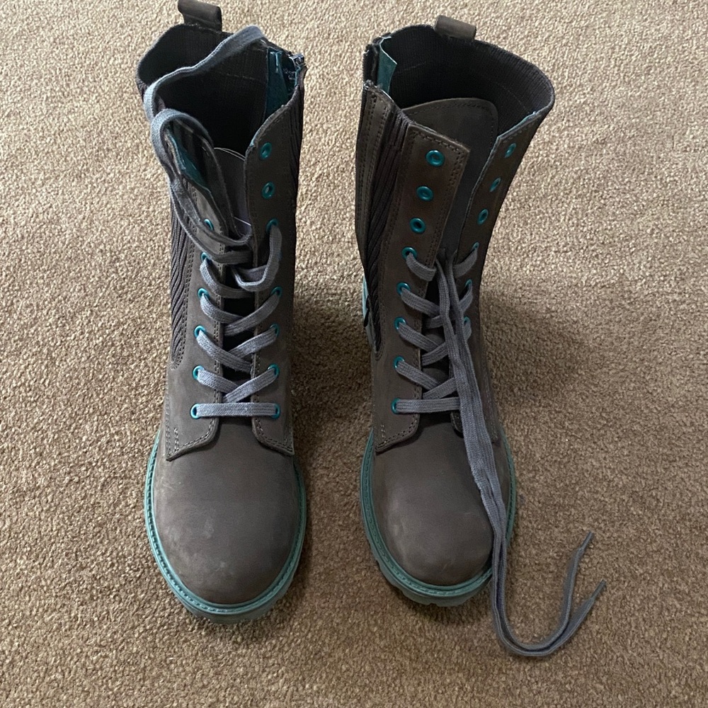 Kurt Geiger Combat Boots 10  *broken zipper*